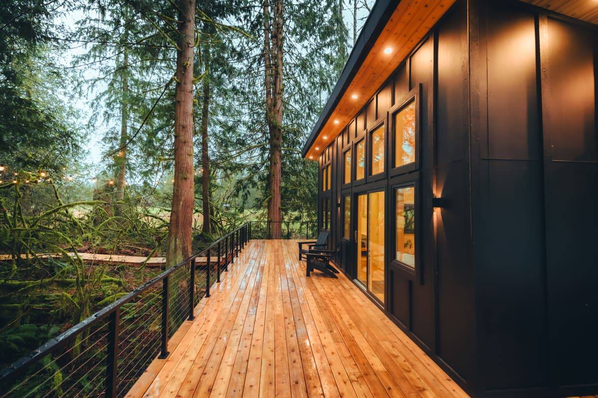 outdoor deck railing